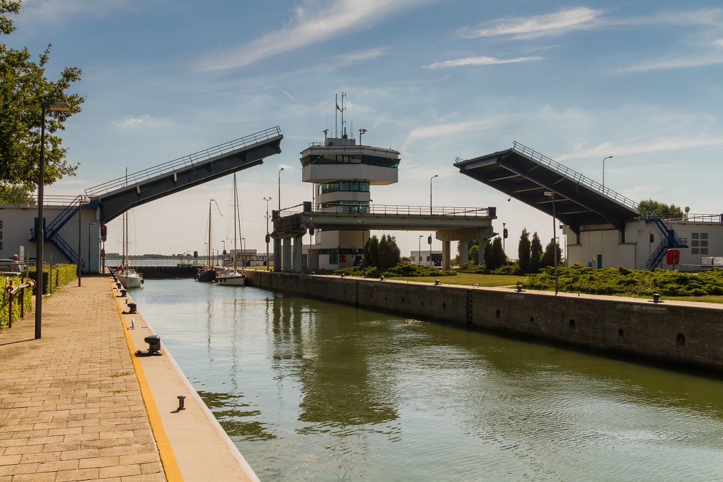 Houtribsluis bron beeldbank Rijkswaterstaat credit Harry van Reeken